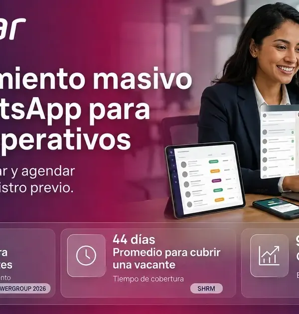 Reclutador revisa postulaciones de reclutamiento masivo por WhatsApp para cargos operativos desde el celular
